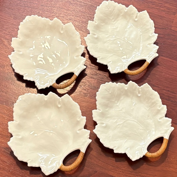 Set of 4 Vintage Ceramic Leaf Dishes with Tan Rattan Wrapped Handles - Picture 7 of 8
